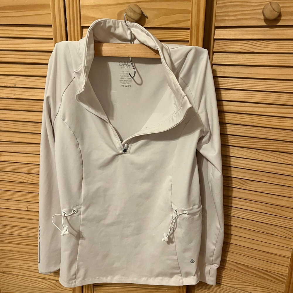 CALI Sport Jacket 
Size M
White